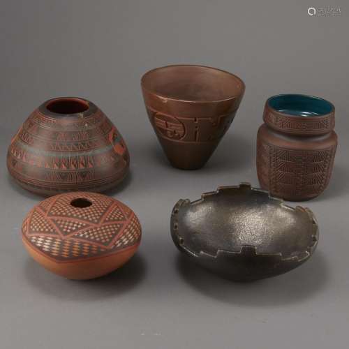 Five Pieces of Native American Pottery Sheldon Nunez Velarde, Gloria Mkahe