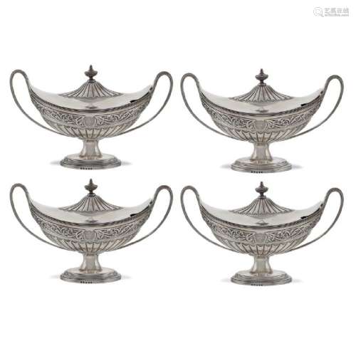 Four silver gravy boats London, George III 1792 peso