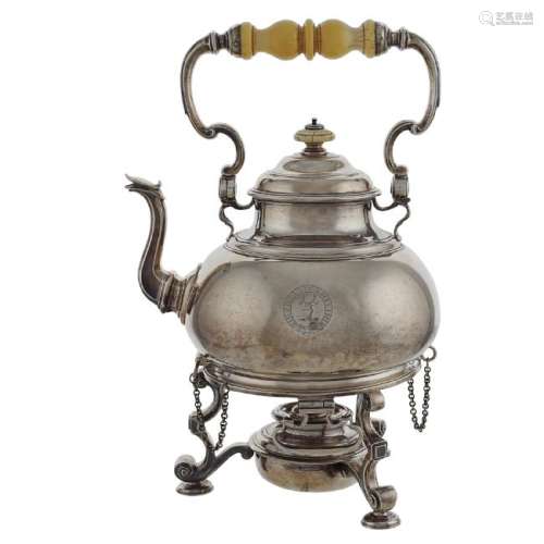 Silver teakettle London, Giorgio II 1719 peso 3097 gr.