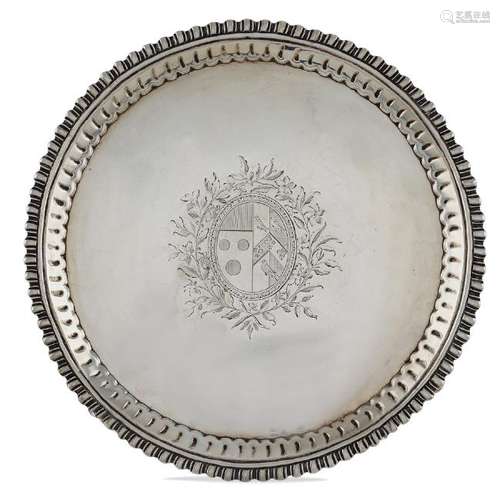 Silver salver London, 1766 George III age peso 330 gr.