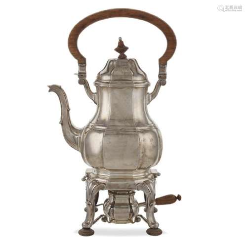 Silver tea kettle France, 1840 circa peso 3035 gr.