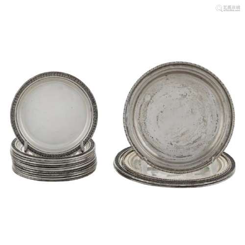 Sixteen small silver plates Itlay, 20th century peso
