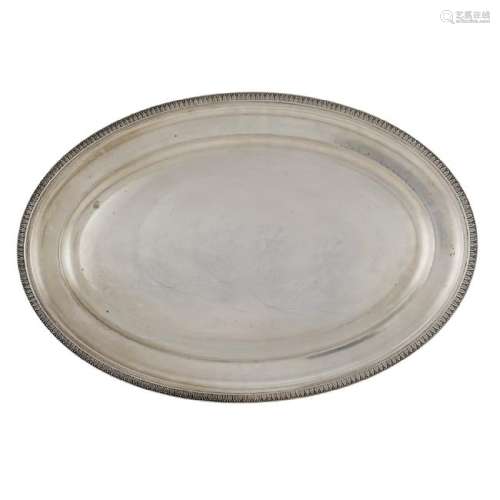 Oval silver tray Italy, 20th century peso 1025 gr.