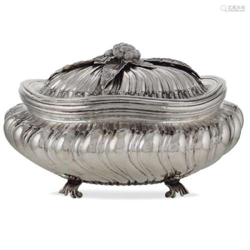 Buccellati, large silver soup tureen Italy, mid 20th