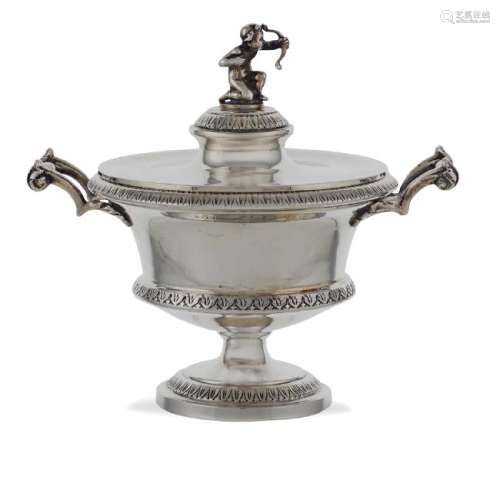 Silver sugar bowl Italy, 20th century peso 245 gr.