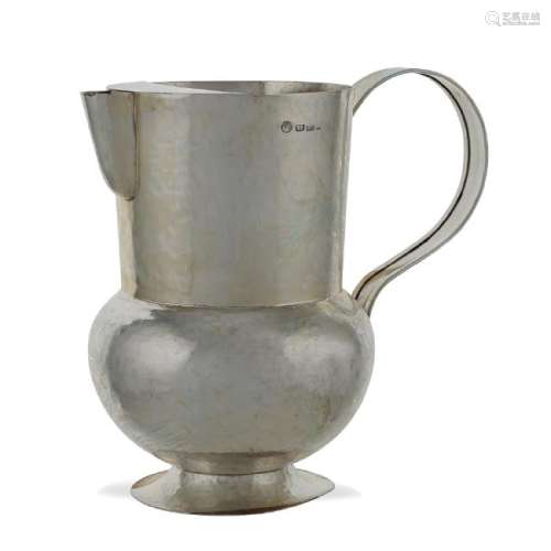 Silver jug Italy, 20th century peso 650 gr.
