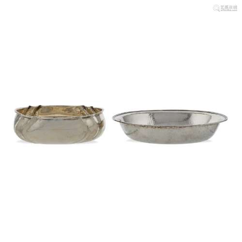 Two silver oval baskets Italy, 20th century peso 390