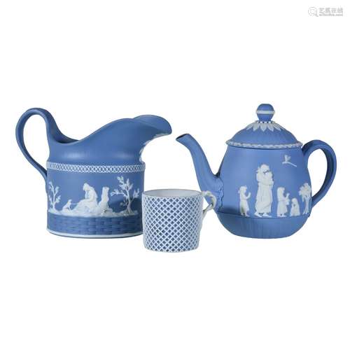 A Wedgwood solid-blue Jasper small teapot and cover