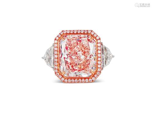 “粉色幻想”，珍贵璀璨11.75克拉雷迪恩形彩黄调粉色钻石及VS2净度钻石配钻石戒指