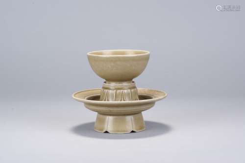 A 'Yue' ware cup and cup stand