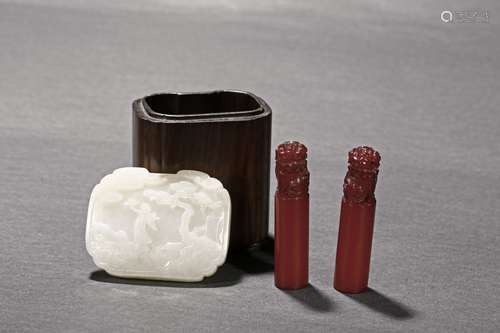 A white jade rosewood box with two seals