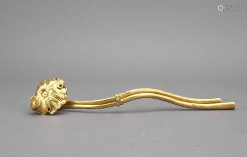 A gilt bronze cast 'lotus' ruyi scepter