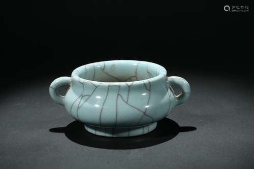 A celadon glazed Ge-type censer