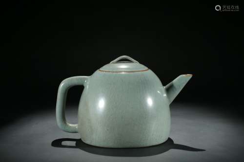 A Ru-type celadon glazed teapot and cover