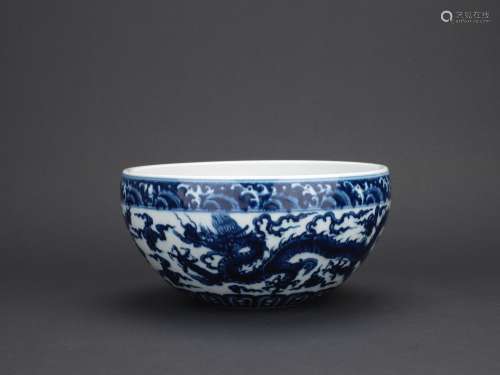 A blue and white 'dragon' bowl