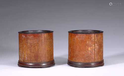 A PAIR OF BAMBOO CARVED BRUSHPOTS