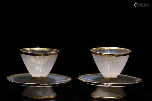 A PAIR OF LIAOJIN STYLE AGATE GOLD-PLATE CUP WITH HOLDER