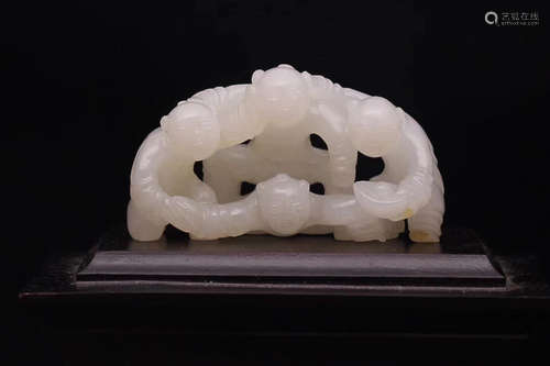 17-19TH CENTURY, AN OLD TIBETAN HETIAN JADE HAND PIECE, QING DYNASTY