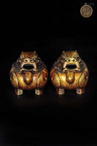 14-16TH CENTURY, A PAIR OF GILT BRONZE CENSERS, MING DYNASTY