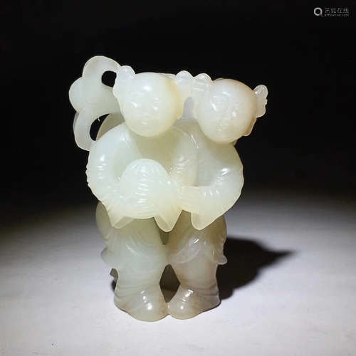 17-19TH CENTURY, A DOUBLE-KIDS DESIGN OLD HETIAN JADE ORNAMENT, QING DYNASTY