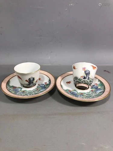A PAIR OF FAMILLE ROSE GILDED FU&SHOU PATTERN CUPS