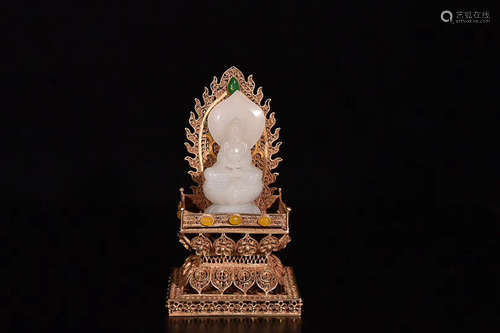 A HETIAN WHITE JADE GUAN YIN STATUE WITH GILT SILVER BASE