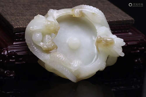 17-19TH CENTURY, AN OLD TIBETAN HETIAN JADE ORNAMENT, QING DYNASTY