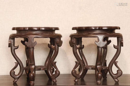 17-19TH CENTURY, A PAIR OF SANTOS ROSEWOOD BENCHES, QING DYNASTY