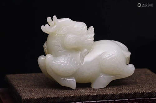 17-19TH CENTURY, AN OLD TIBETAN HETIAN JADE ORNAMENT, QING DYNASTY