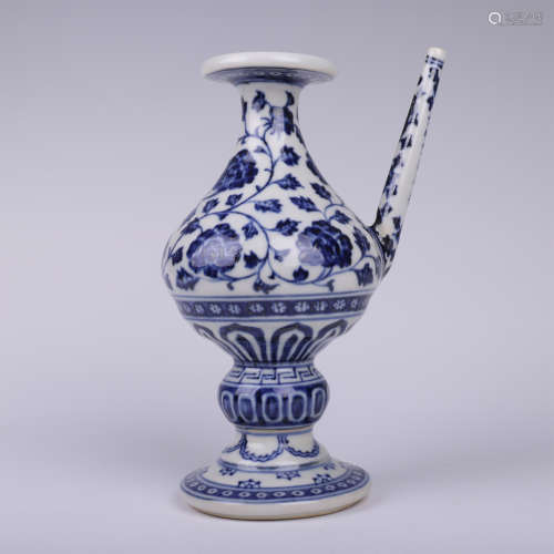 CHINESE PORCELAIN BLUE AND WHITE KETTLE