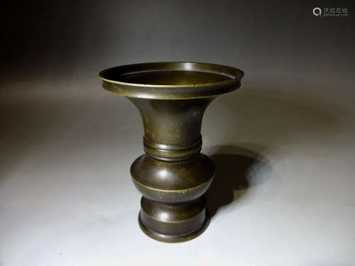 A chinese bronze container