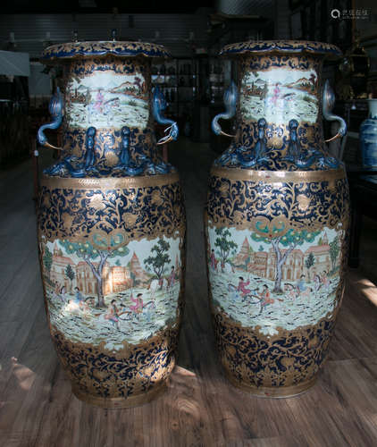 A pair of chinese Kwon-Glazed Porcelain vases