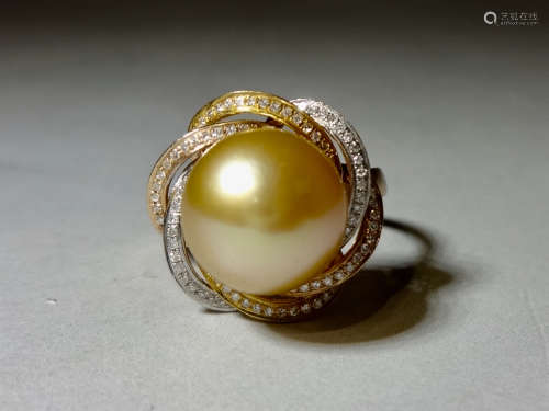A 18k gold pearl ring