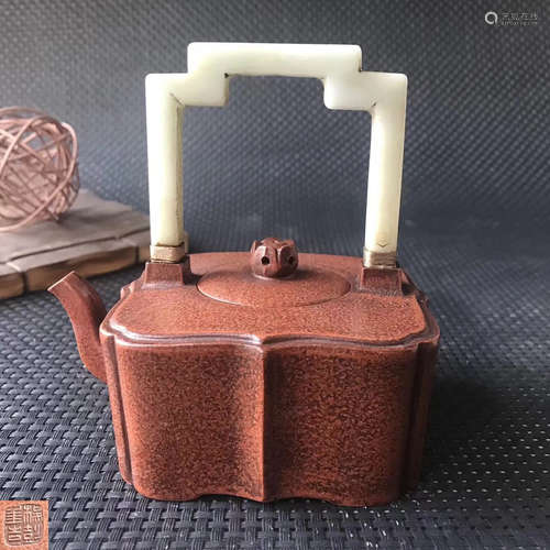 A HETIAN JADE HANDLE ZISHA TEAPOT