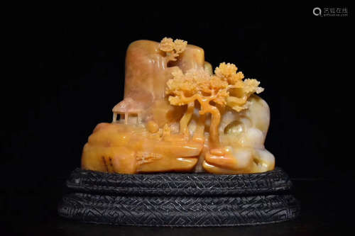 A TIANHUANG PENDANT CARVED WITH FIGURES AND LANDSCAPE