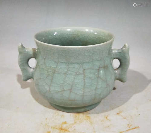 A LONGQUAN CELADON CENSER