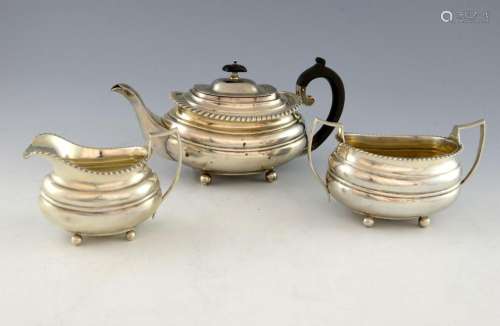 George V silver three piece tea service, comprisin