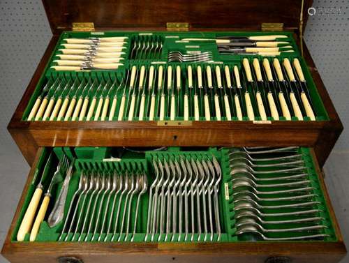 George V canteen of silver cutlery for twelve in r