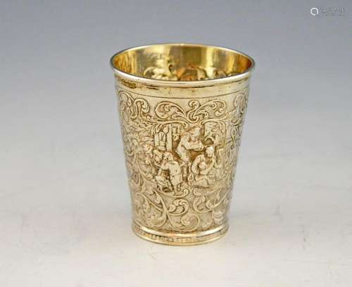 Dutch silver beaker embossed with tavern scenes fr