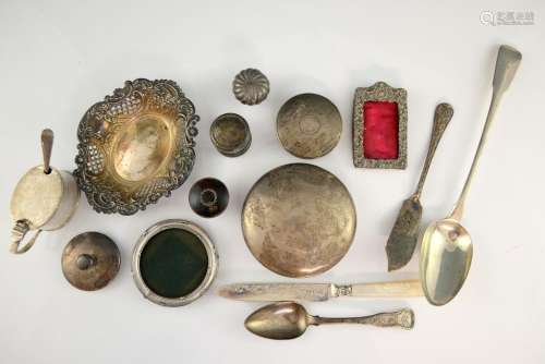 Group of silver items to include a large serving s