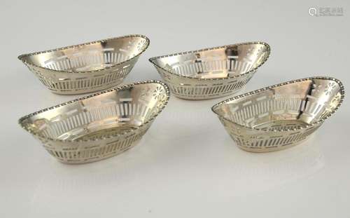 George V set of four silver bonbon dishes, with pi