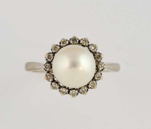 Pearl and diamond ring, centrally set white round