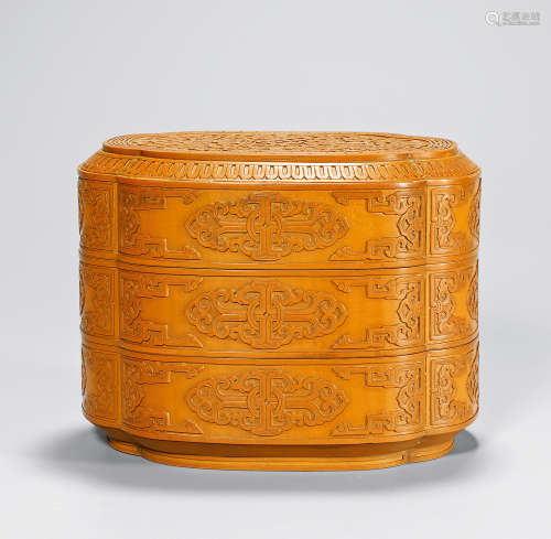 18世纪 文竹纹海棠式双层盖盒