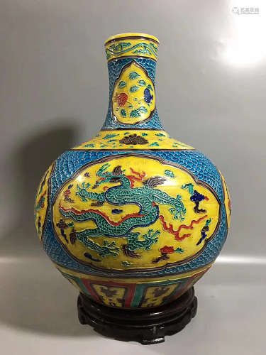 A DRAGON&PHOENIX PATTERN VASE