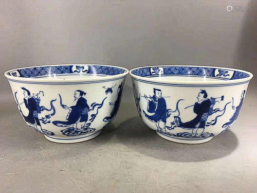 A PAIR OF BLUE AND WHITE CHARACTERS DESIGN BOWL