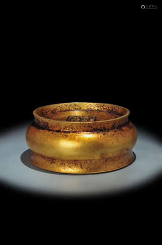 14-16TH CENTURY, A GILT BRONZE CIRCULAR FURNACE,MING DYNASTY