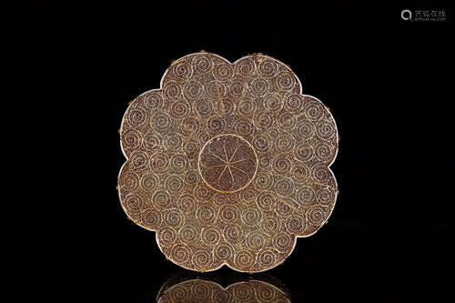 17-19TH CENTURY, A GILT SILVER FLOWER DESIGN JEWELRY BOX, QING DYNASTY