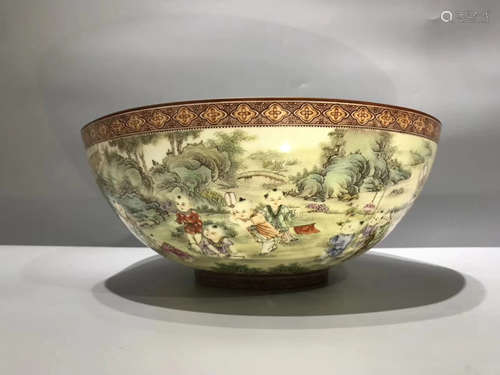 A FAMILLE KID PATTERN BOWL