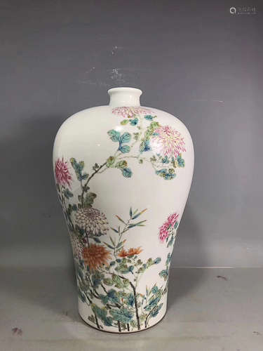 A FAMILLE ROSE FLORAL & BIRD PATTERN MEI VASE