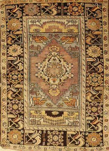 Mahden Rug,